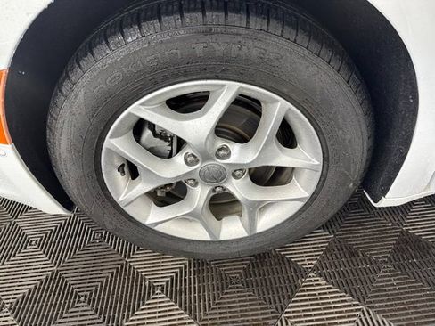 Used 2020 Chrysler Pacifica Touring-L Plus w/ Tire & Wheel Group FWD image 31