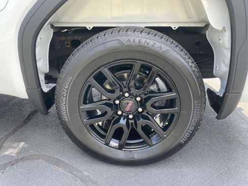 Used 2024 GMC Sierra 1500 Elevation AWD/4WD image 7