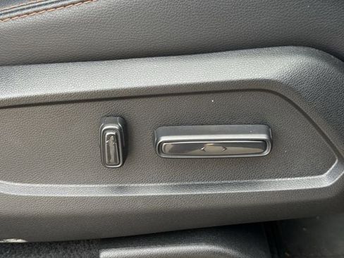 Used 2025 Honda Pilot TrailSport image 33