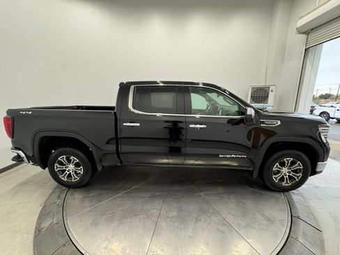 Used 2025 GMC Sierra 1500 SLT image 15