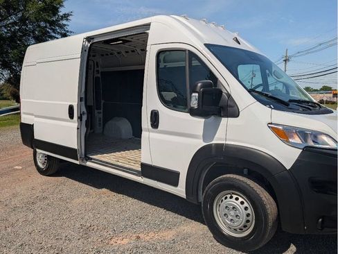 Used 2026 RAM ProMaster 2500 w/ Convenience Group FWD image 14