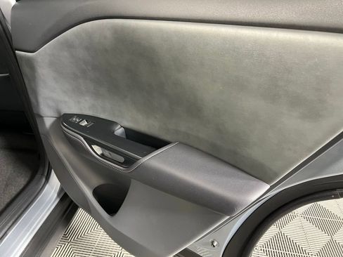 Used 2023 Lexus RZ 450e Premium image 32