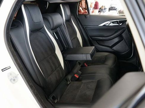 Used 2018 INFINITI QX30 Sport w/ Cargo Package image 44