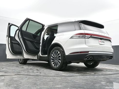 Used 2023 Lincoln Aviator AWD w/ Premium Package image 74