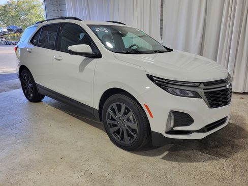 Certified 2022 Chevrolet Equinox RS w/ RS Leather Package image 3