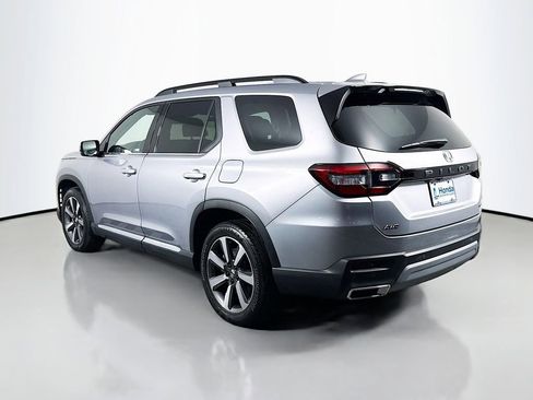Certified 2024 Honda Pilot Touring image 5