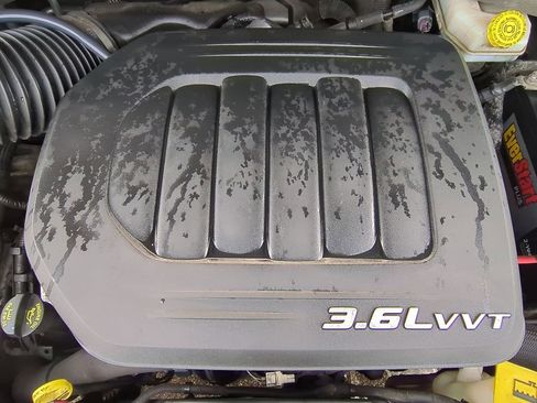 Used 2014 Dodge Grand Caravan SXT image 14