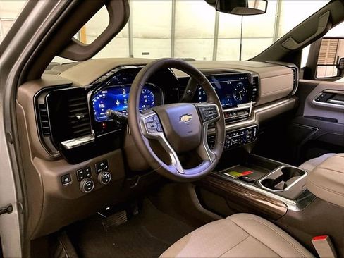 Used 2025 Chevrolet Silverado 2500 LT AWD/4WD image 12