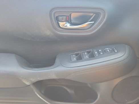 Used 2023 Honda HR-V LX image 16