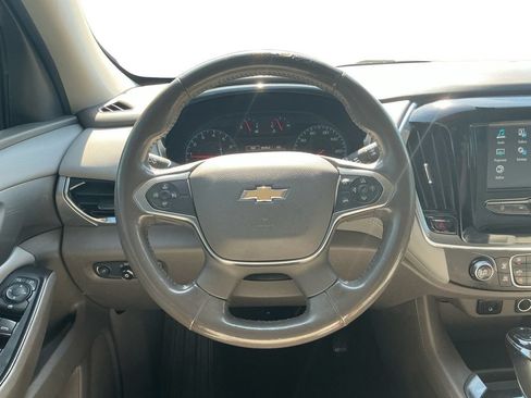 Used 2019 Chevrolet Traverse LT FWD image 18