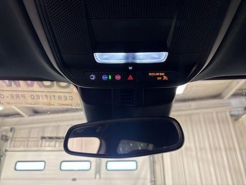 Used 2025 Buick Enclave Sport Touring image 19