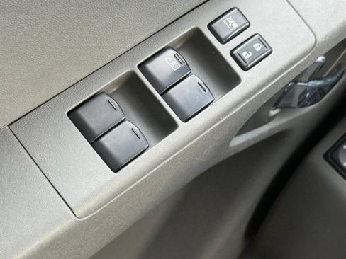 Used 2018 Nissan Frontier SV AWD/4WD image 34