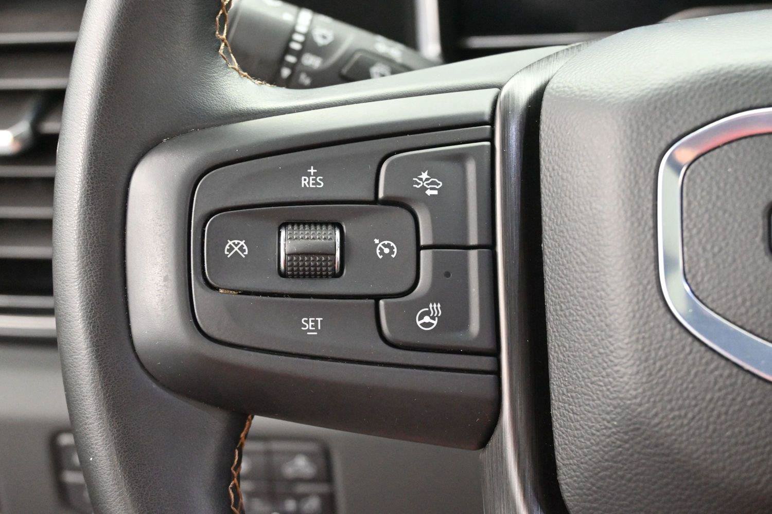 Used 2024 GMC Sierra 2500 AT4 w/ AT4 Premium Plus Package AWD/4WD image 17