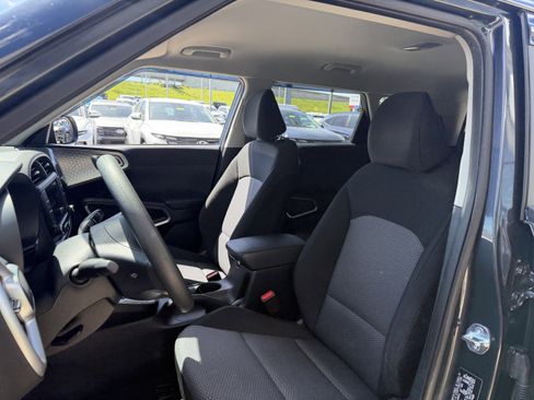 Used 2025 Kia Soul LX FWD image 28