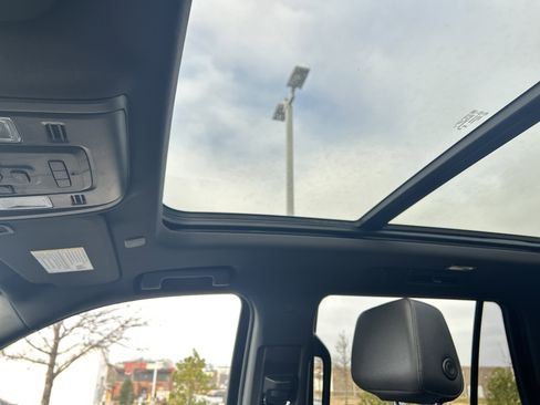 Used 2023 Chevrolet Tahoe Z71 w/ Z71 Off-Road Package image 11