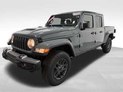 New 2026 Jeep Gladiator Sport image 2