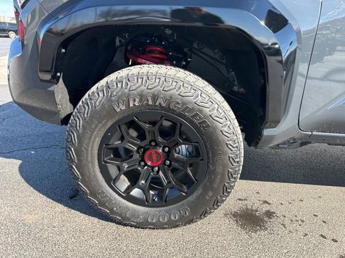 Used 2025 Toyota Tacoma TRD Pro image 16