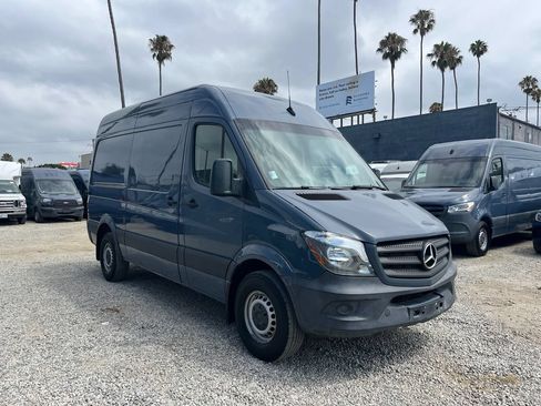 Used 2018 Mercedes-Benz Sprinter 2500 image 3