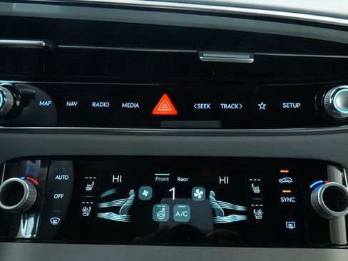 New 2026 Genesis GV70 2.5T Advanced image 40