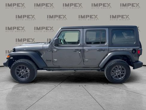 Used 2025 Jeep Wrangler Unlimited Sport AWD/4WD image 2