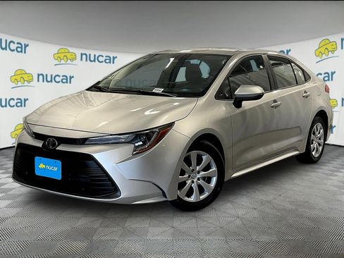 Used 2024 Toyota Corolla LE image 3