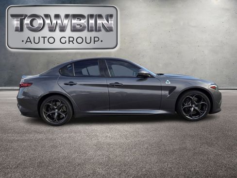 Used 2019 Alfa Romeo Giulia Quadrifoglio image 3