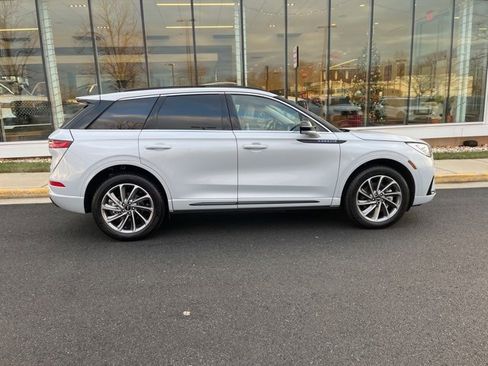 Used 2025 Lincoln Corsair Grand Touring w/ Equipment Group 302A image 9