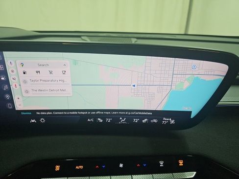 Used 2025 Buick Enclave Sport Touring image 3