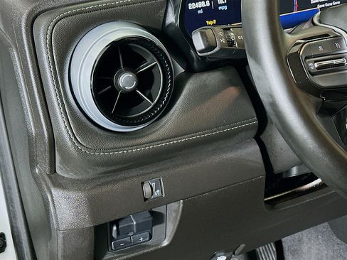 Used 2024 Chevrolet Colorado LT w/ LT Convenience Package image 16