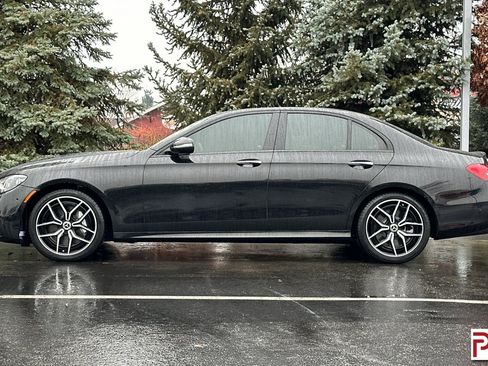 Used 2022 Mercedes-Benz E 450 4MATIC Sedan w/ Driver Assistance Package image 7
