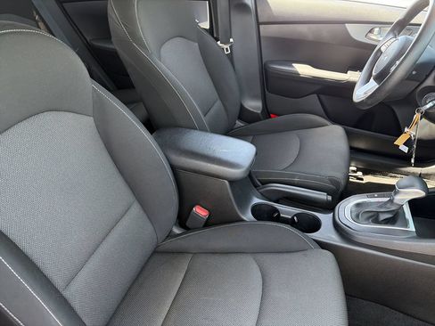 Used 2023 Kia Forte LXS w/ LXS Technology Package FWD image 10