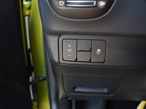 Used 2015 Kia Soul + FWD image 22