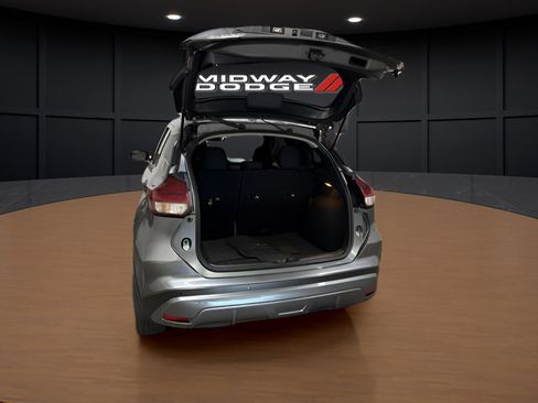 Used 2024 Nissan Kicks S FWD image 7