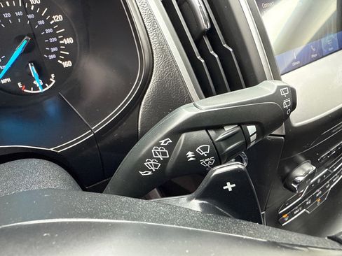 Used 2020 Ford Edge SE image 34