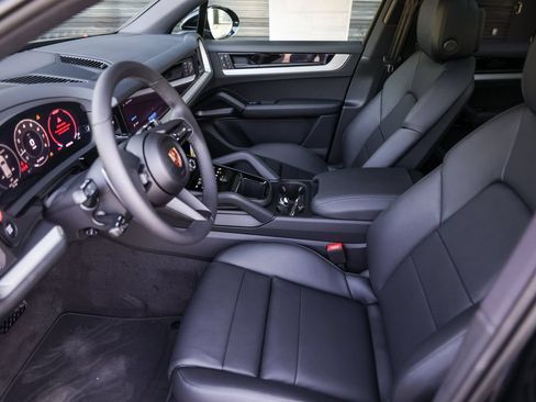 New 2026 Porsche Cayenne AWD/4WD image 17