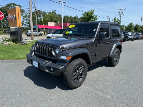 Used 2026 Jeep Wrangler Sport AWD/4WD image 5