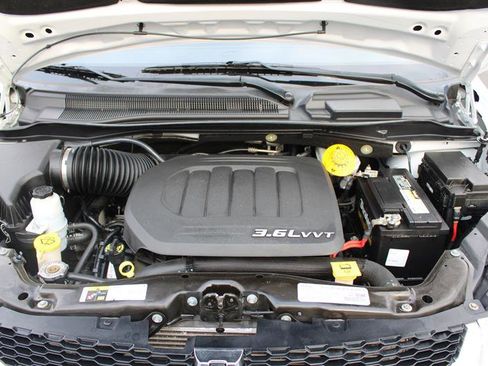 Used 2018 Dodge Grand Caravan SXT image 25