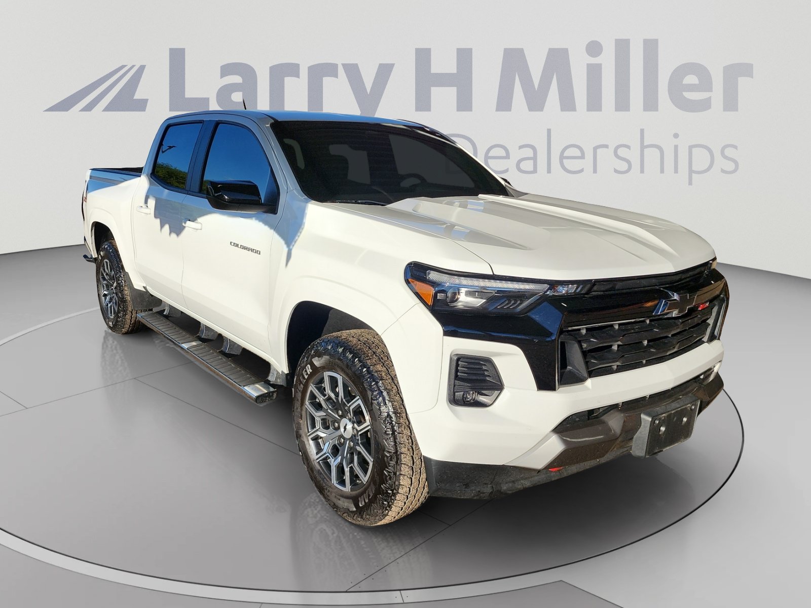 Used 2024 Chevrolet Colorado Z71 w/ Z71 Convenience Package 2 AWD/4WD image 7