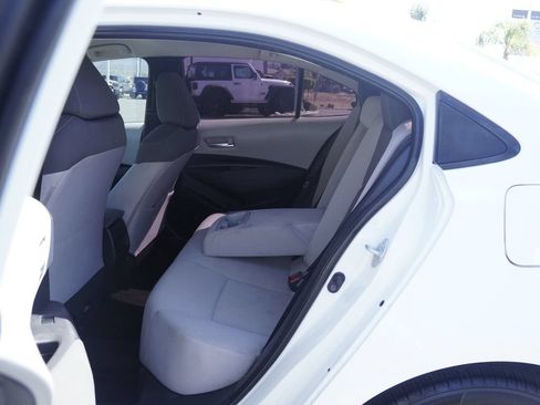 Used 2020 Toyota Corolla LE w/ Carpet Mat Package (TMS) FWD image 24