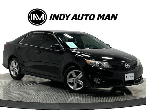 Used 2014 Toyota Camry SE image 2