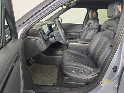 Used 2024 Rivian R1S Adventure AWD/4WD image 20