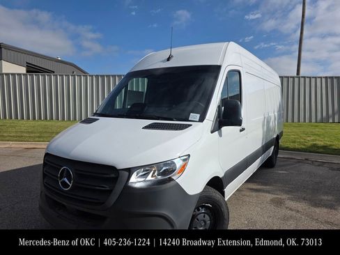 New 2025 Mercedes-Benz Sprinter 2500 image 1