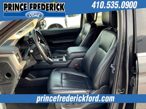 Used 2024 Ford Expedition XLT image 23
