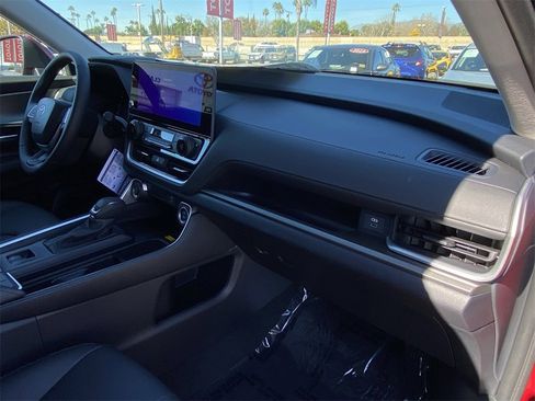 Certified 2026 Toyota Grand Highlander XLE image 16