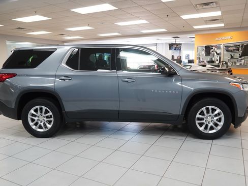 Used 2019 Chevrolet Traverse LS FWD image 12