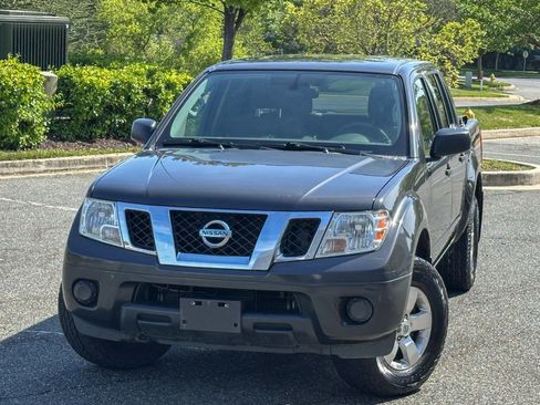 Used 2012 Nissan Frontier SV AWD/4WD image 5