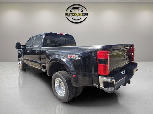 Used 2023 Ford F350 Lariat w/ Lariat Ultimate Package image 5