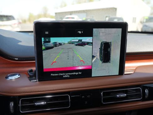 Used 2023 Lincoln Aviator Reserve w/ Equipment Group 201A AWD/4WD image 29