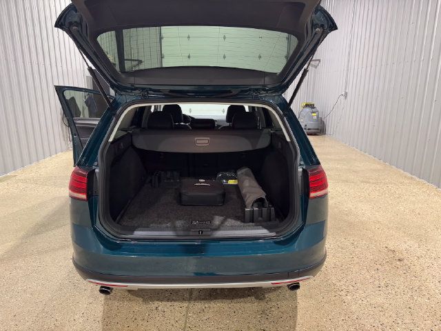 Used 2018 Volkswagen Golf Alltrack AWD/4WD image 27