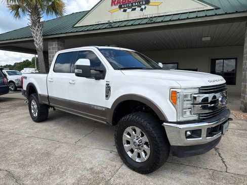 Used 2017 Ford F250 Lariat w/ Lariat Ultimate Package AWD/4WD image 3